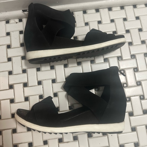 Eileen Fisher Black Strappy Sandals - Picture 1 of 6
